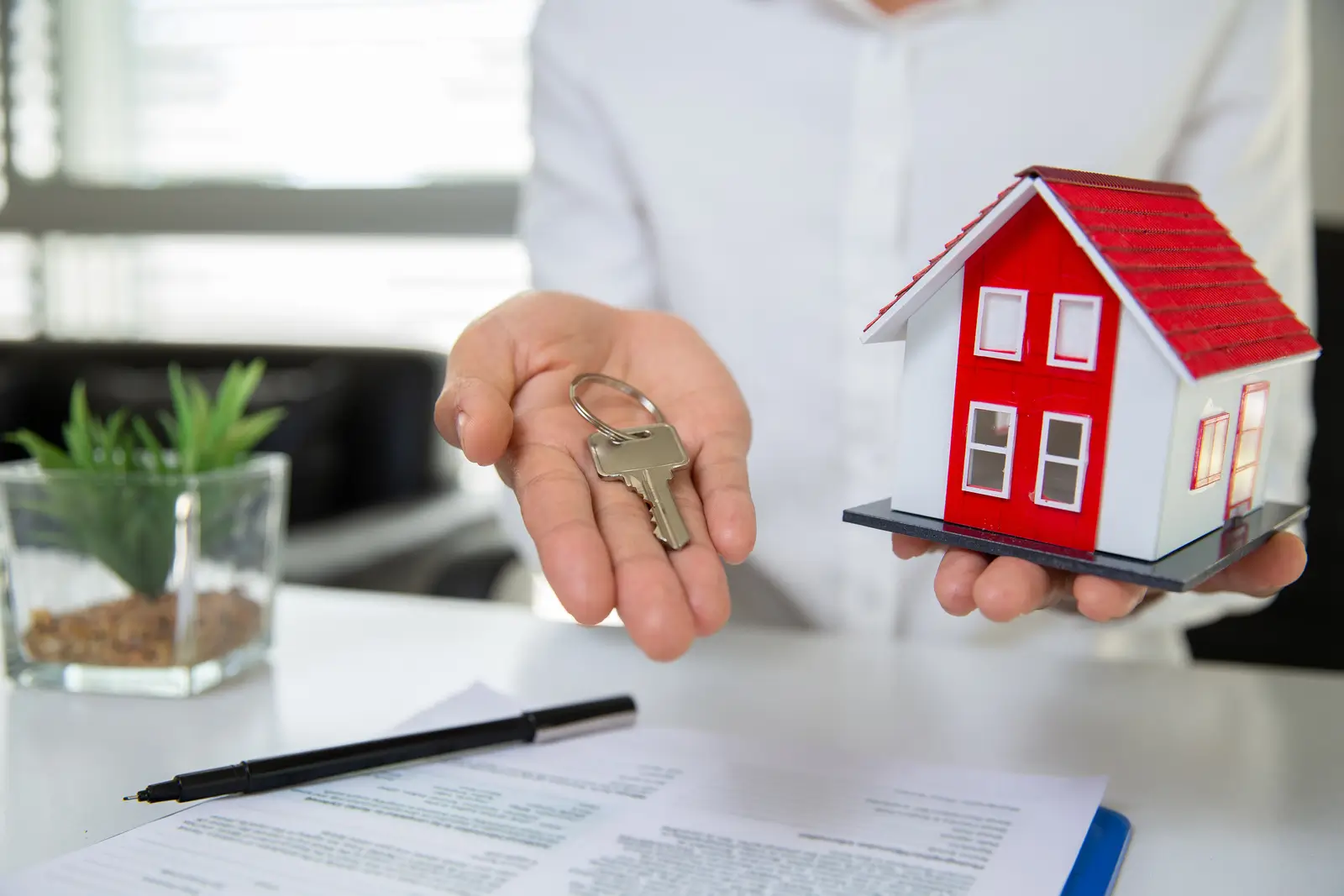 How Detroit Landlords Can Customize Lease Agreements with Smart Clauses
